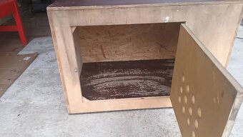 Dřevěná přepravka/kotec pro psa do auta - 2