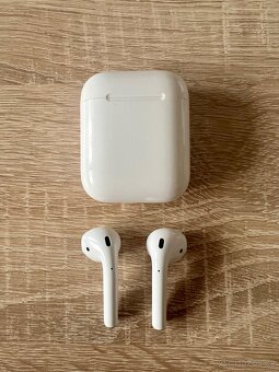 AirPods 2. generace - 2