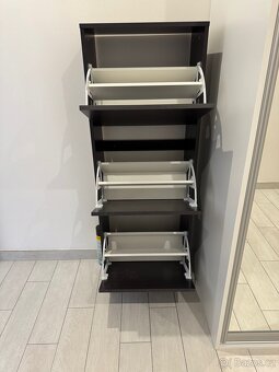 IKEA BISSA botník černý - 2