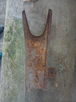 Kryt nádrže,stojánek - 2