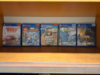 hry na PS 4 - 2