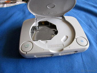 Playstation one a specialni kabely pro ps - 2