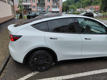 Tesla Y 2023- v záruke - 2