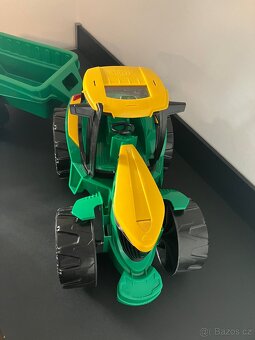 Traktor s vleckou Lena - 2