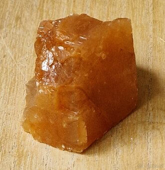 Minerály kameny - KALCIT medový, 5cm - 2