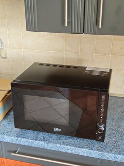 Mikrovlná trouba BEKO + rámeček BEKO. - 2