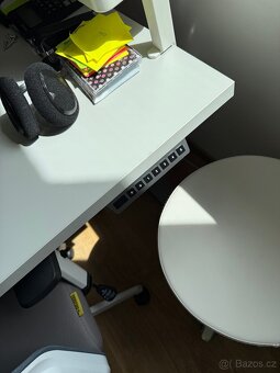 Prodam elektricky polohovaci stul - 2