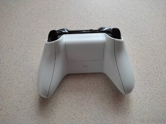 Ovladač Xbox one - 2