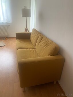 Horčicový gauč - 2