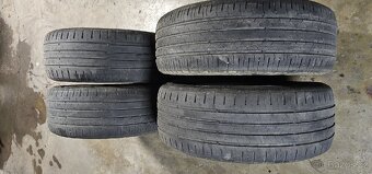 Pneu 215/55 r17 - 2