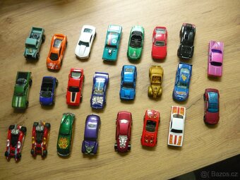 AUTÍČKA HOT WHEELS - 2