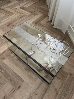 Terárium s dvojím větráním a elekroinstalací - 2
