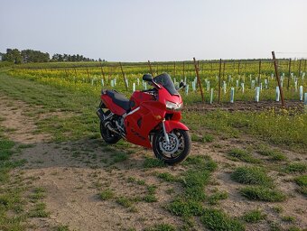 Honda vfr800 fi - 2