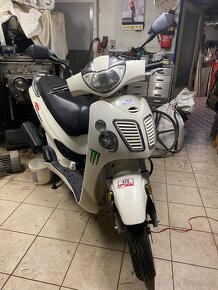Prodám skútr Baotian 125cmm najezd 6000 km - 2
