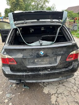 BMW e61 530d manuál - 2
