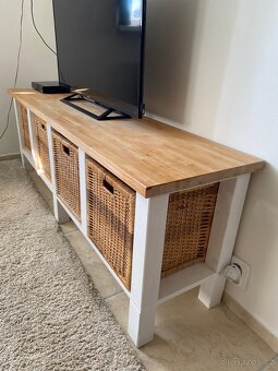 Tv stolek dřevěný - 2