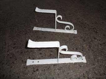 držák květníků - 2