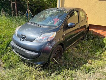 Prodám peugeot 107,AC,70.000km.Benzin,5-ti dveř.dovoz - 2