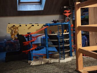 Hotwheels draha garáž - 2