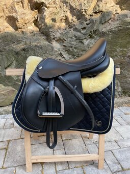 SKOKOVE SEDLO KENTAUR PERSEUS SP POSEDLI 17,5 KOMORA 2 - 2