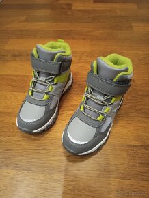 NOVÉ BAŤA Dětské zimní boty vel. 29 - 2