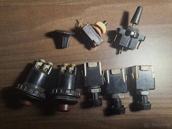 Spínače, vypínače tlačítka - 2