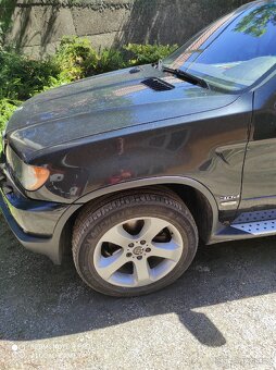 Přední levý blatník e53 x5 před facelift - 2