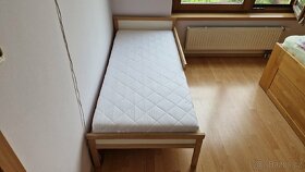 Dětská postel IKEA (70x160 cm) + pěnová matrace - 2