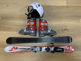 dětské lyže, helma a lyžáky - 2