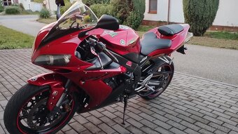 Yamaha YZF R1 - 2
