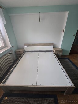 Manželská postel + noční stolky + TV stolek - 2