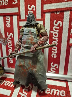 Figurka neca resident evil executioner - 2