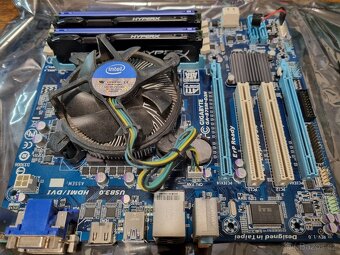 PC díly - vniřek starého PC - 2