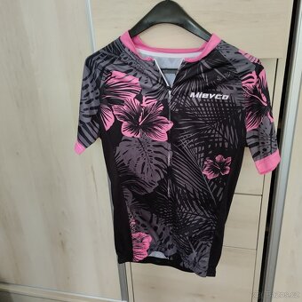 Cyklistický dres,2x triko a 1x kraťasy. - 2