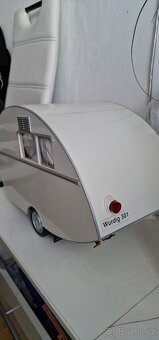 Trabant hachette v měřítku 1:8 včetně přívěsu. - 2