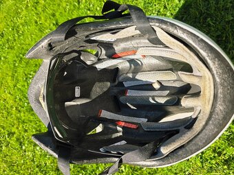 Prodám silniční helmu Specialized Evade - 2