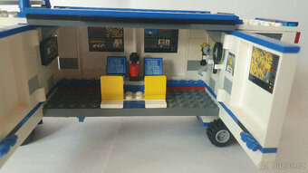 Lego City 7288 Mobilní Policejní Stanice - 2