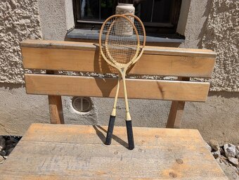 Retro badmintonová raketa - 2