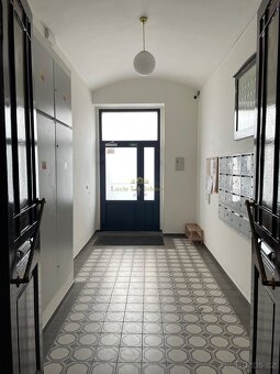 Pronájem garsoniéry, 19.2 m2, vybaveno, Pod Labuťkou, Praha - 2