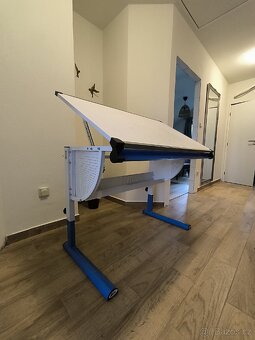 Rostoucí detsky psací stul - 2