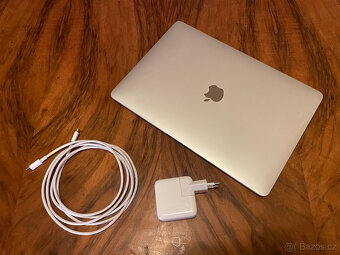 MacBook Air 13” (2020) – i3 / 16 GB RAM / 256 GB SSD - 2