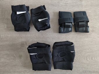 Sada chranicu pro deti Crivit, vel. S - 2