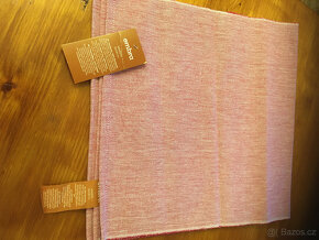 Nový světle vínový běhoun na stůl Ombra 33x138cm z Rakouska - 2