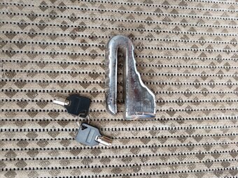 Zámek předního kola - 2