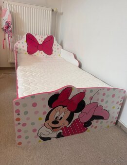 Dětská postel Minnie Mouse + příslušenství - 2