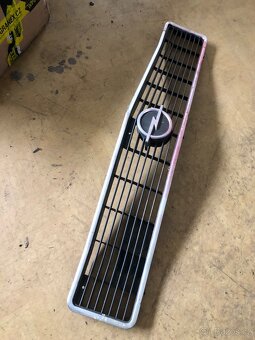 Opel Ascona A přední maska - 2