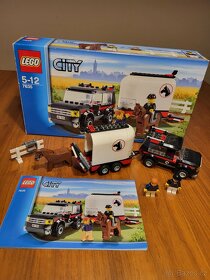 LEGO City 7635 Terénní vůz s přívěsem pro koně - 2