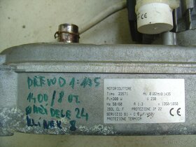 elektromotor s převodovkou - 2