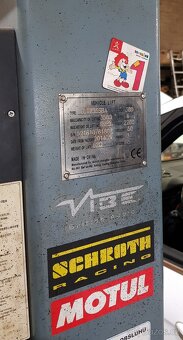 Hydraulicky zvedák na 3,5 tuny - 2