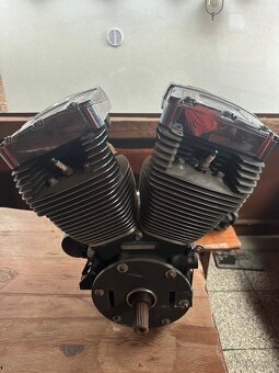 Prodám motor Harley Davidson rv.2006 1450 najeto 6500km - 2